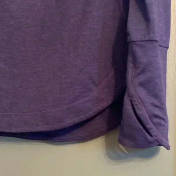 Athleta women’s long sleeve top - XS - purple - running - thin holes - Picture 5 of 6